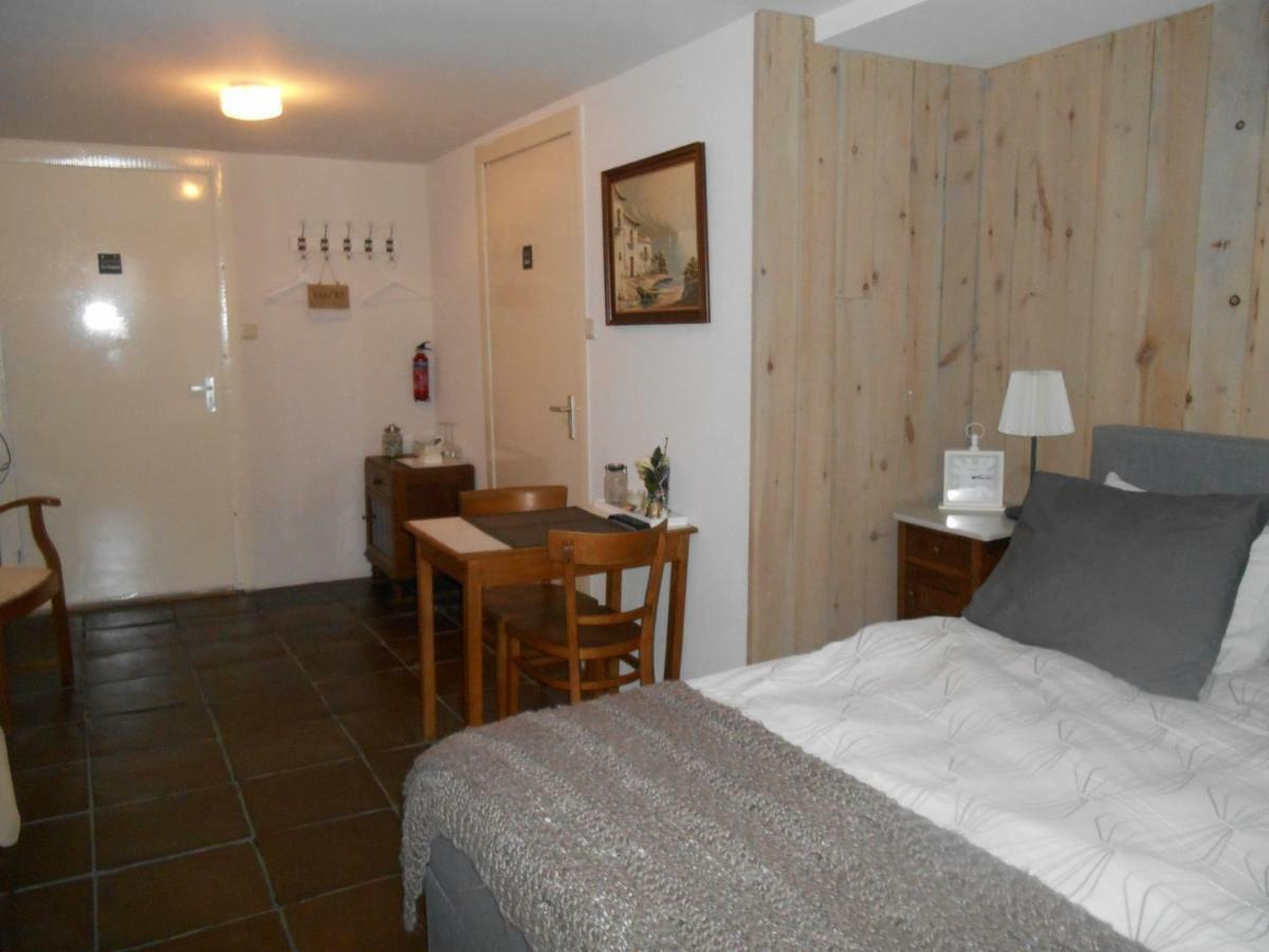 Anneke'S Bed En Botterhammeke Apartment Woensdrecht Bagian luar foto